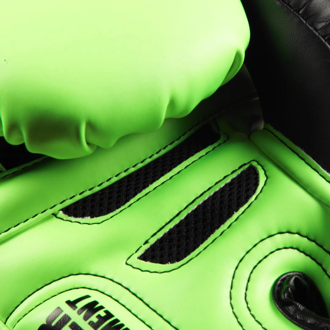 Muay Thai Boxing Gloves - Sak Muay By Danger Equipment - Yellow/Black 4 Muay Thai Boxing Gloves - Sak Muay By Danger Equipment - Yellow/Black