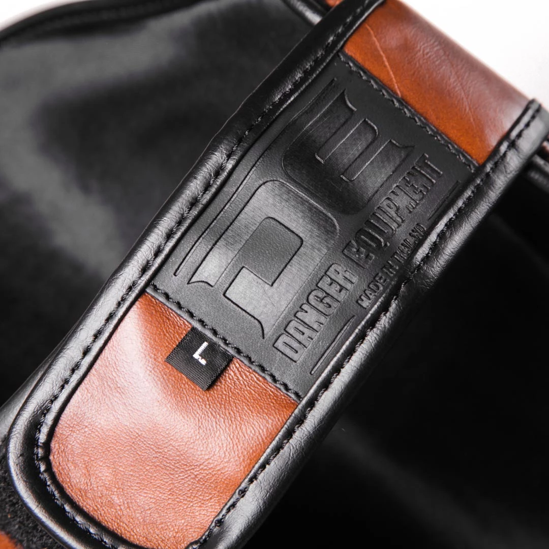 PROTECTION Danger Equipment Thai Legend Shin Guard - Vintage 6 PROTECTION Danger Equipment Thai Legend Shin Guard - Vintage