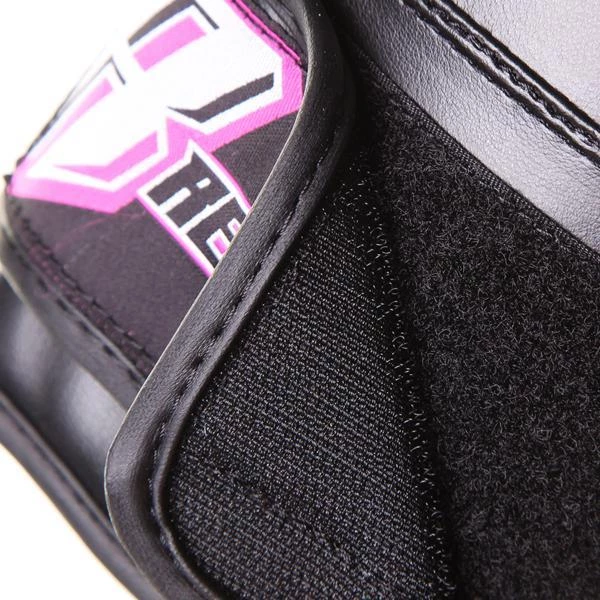 Revgear Kids Deluxe Boxing Gloves - Pink 6 Revgear Kids Deluxe Boxing Gloves - Pink