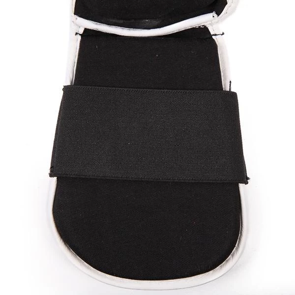 PROTECTION Revgear Kids Deluxe Shin Guards - Blue 9 PROTECTION Revgear Kids Deluxe Shin Guards - Blue